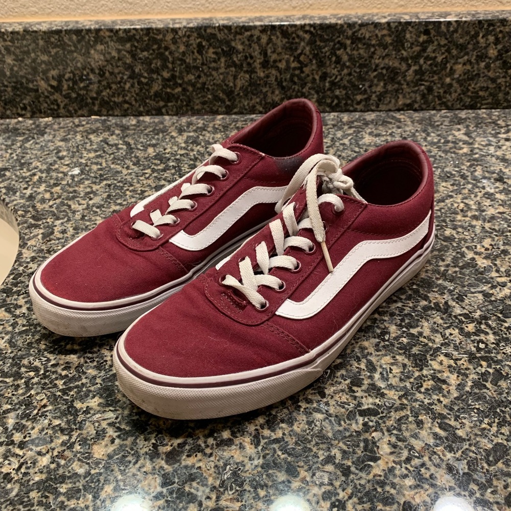 MAROON SKATE VANS